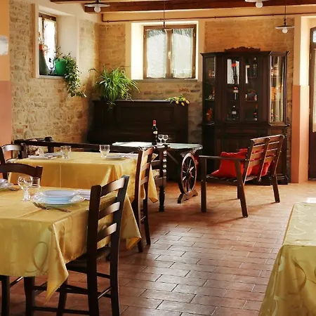 Lägenhet Sleeps 2 Pool Wifi T764302