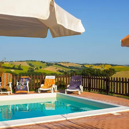 Sleeps 2 Pool Wifi T764302